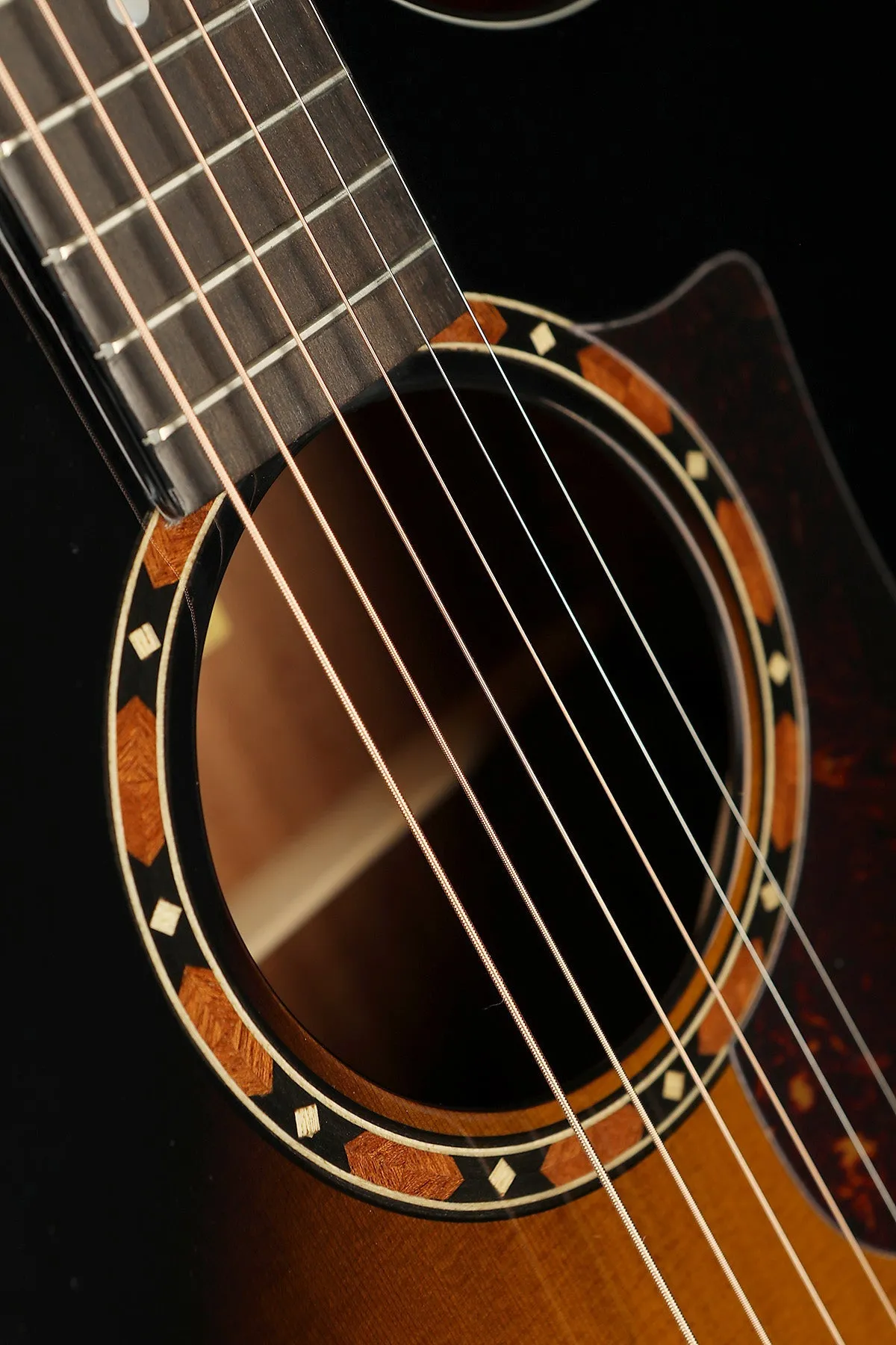 Eastman AC122-2CE-DLX-SB Acoustic Electric Guitar