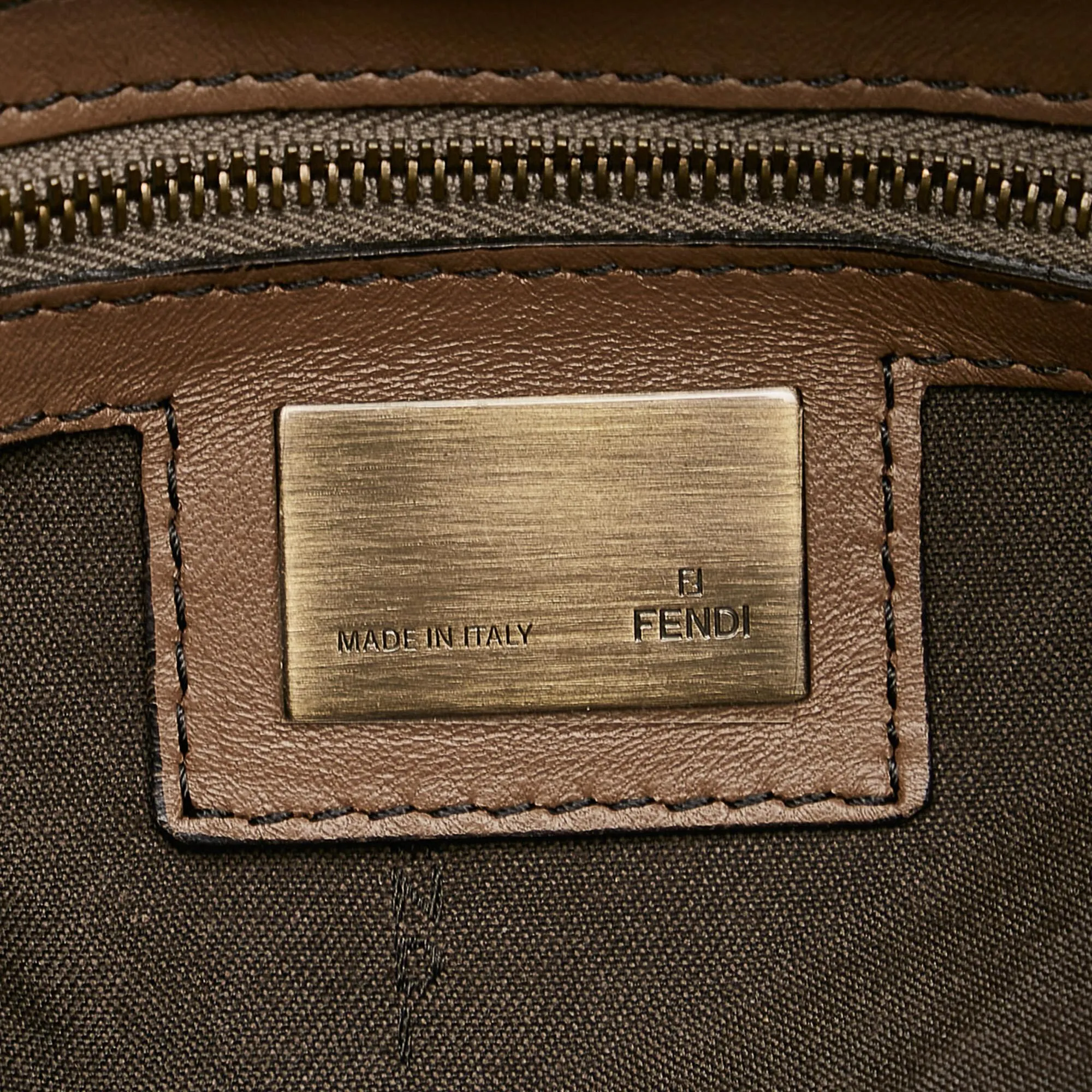 Fendi Puckered Bubble Leather Chef Shoulder Bag (SHG-30185)