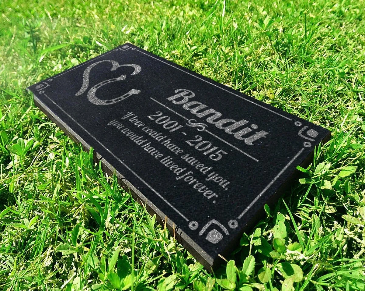 Horse Heart Horsehoe Design | Grave Marker