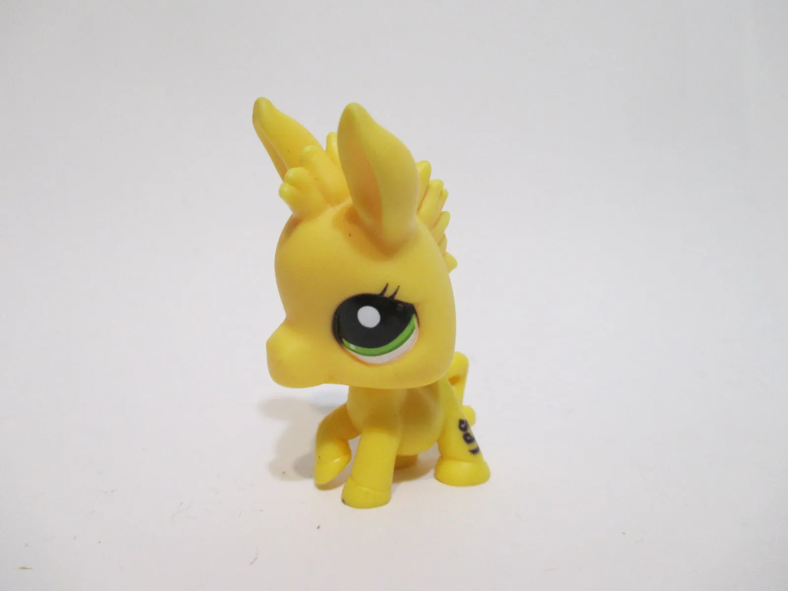 LIKE NEW Littlest Pet Shop Rare Blind Bag Yellow Donkey 2588 Authentic AIK NOV19NPO20