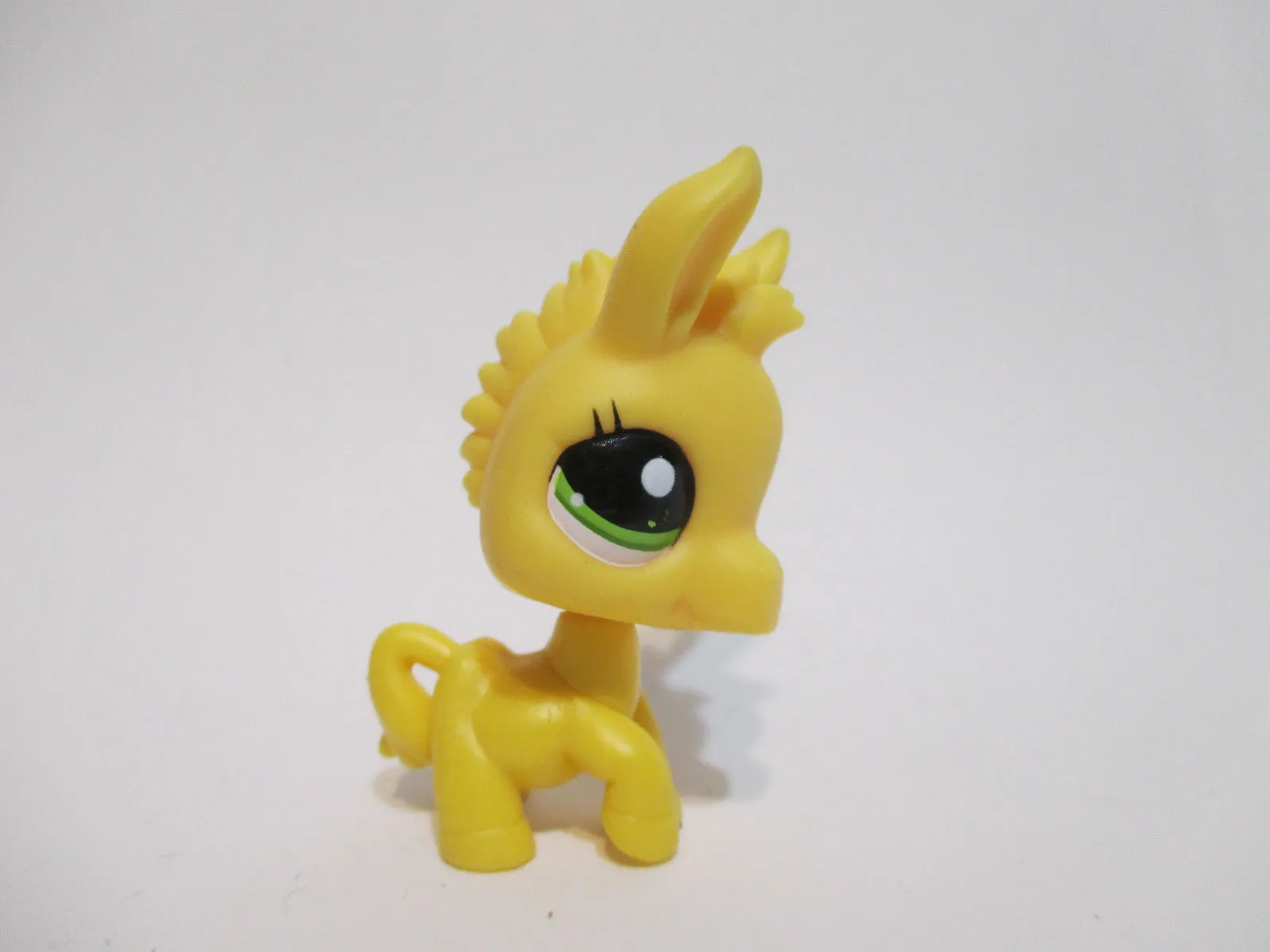 LIKE NEW Littlest Pet Shop Rare Blind Bag Yellow Donkey 2588 Authentic AIK NOV19NPO20