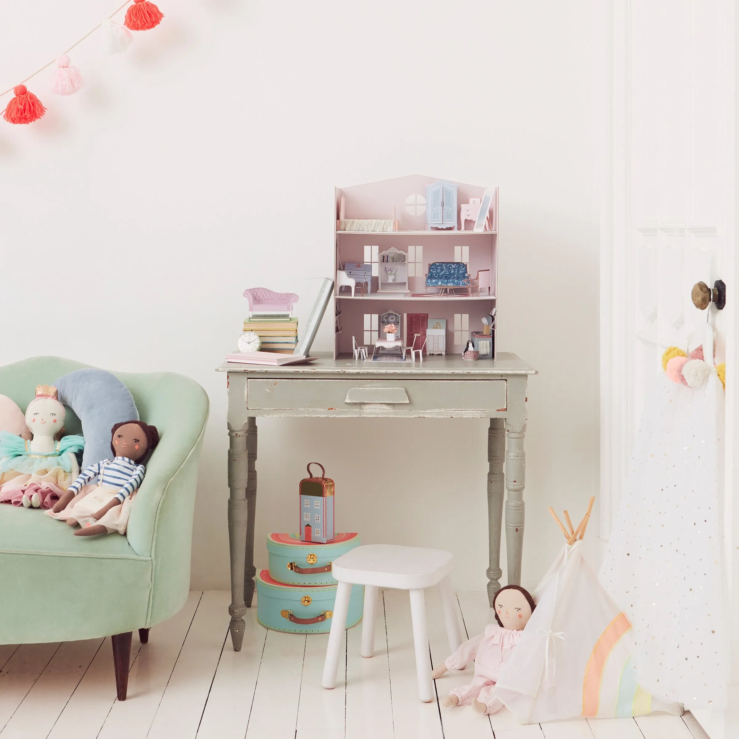 Mini Paper Dolls House