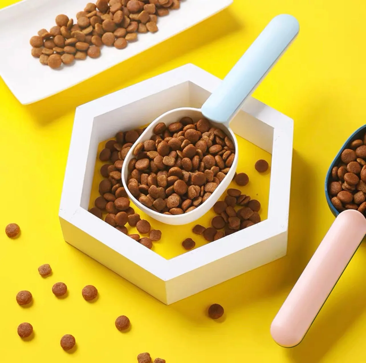 Multi-Function Dog & Cat Food Scoop, 3 colors
