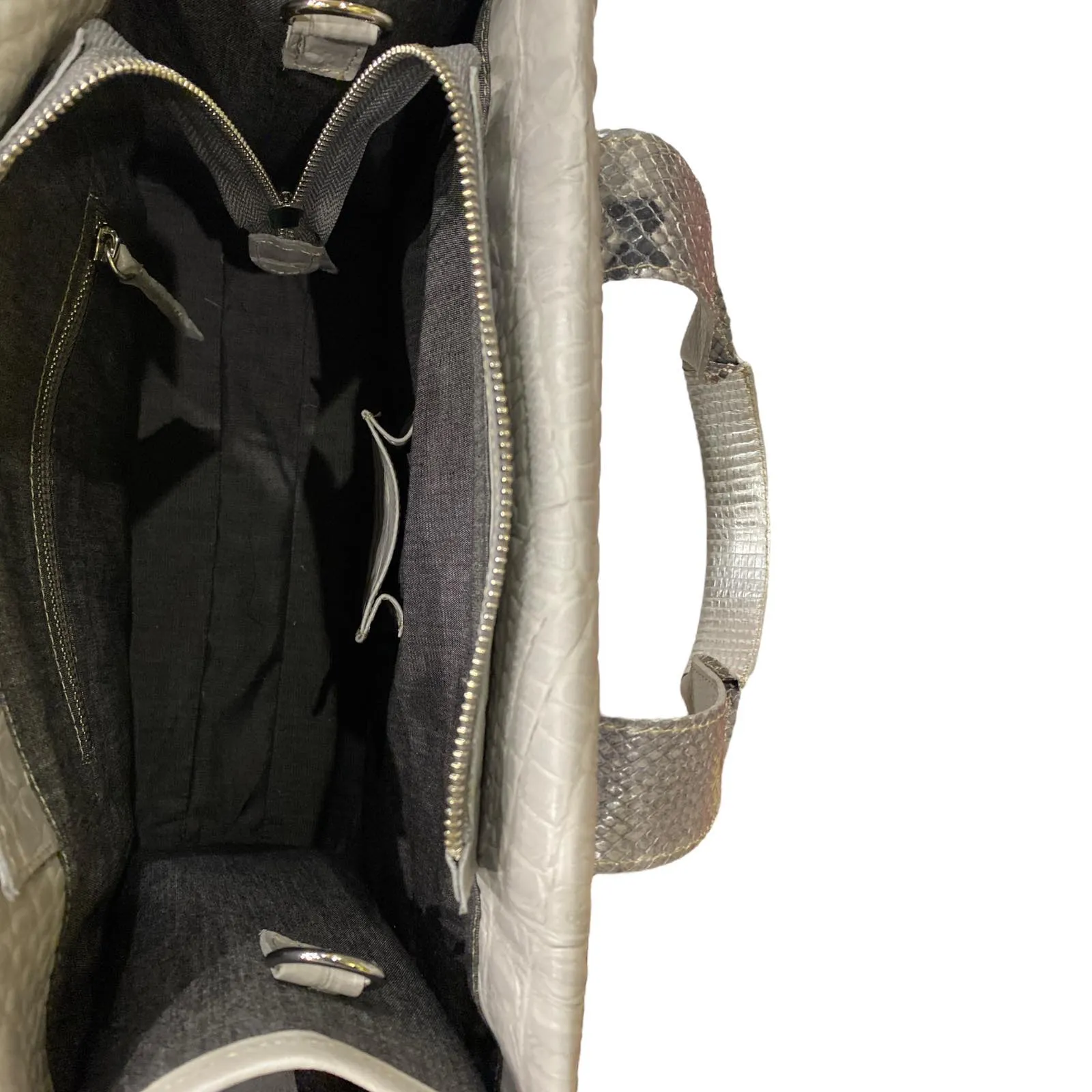 NANOUYIA L. GREY 3D LEATHER MULTISPACE MESSENGER
