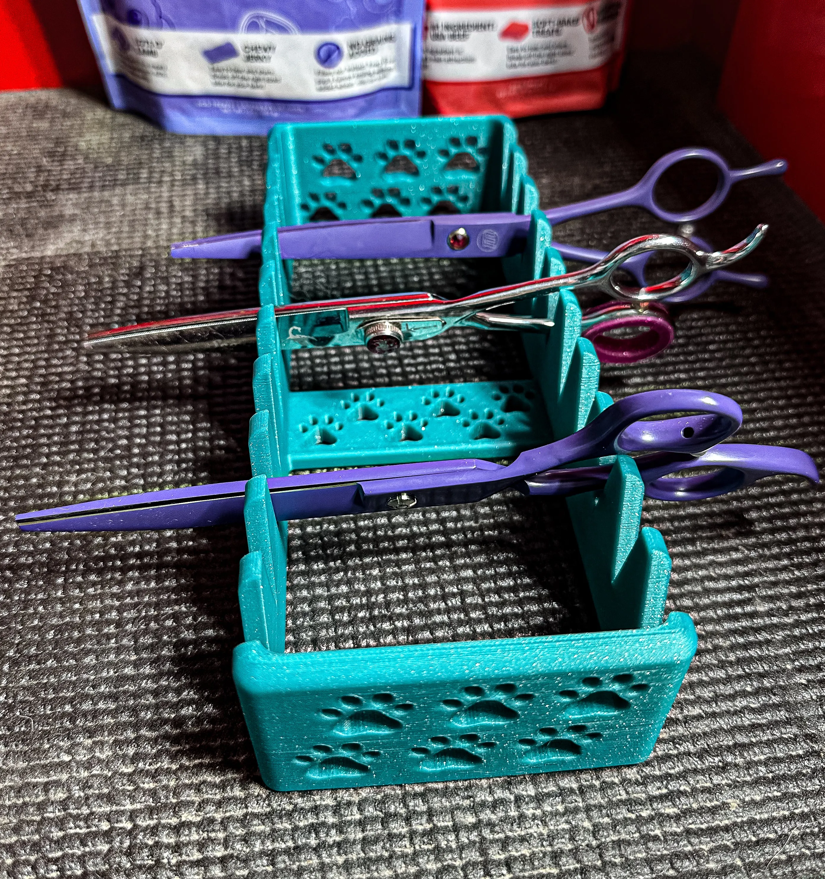 The Chihuahua - Dog Grooming Scissor Holder Up to 10 pairs, Simple organizer |