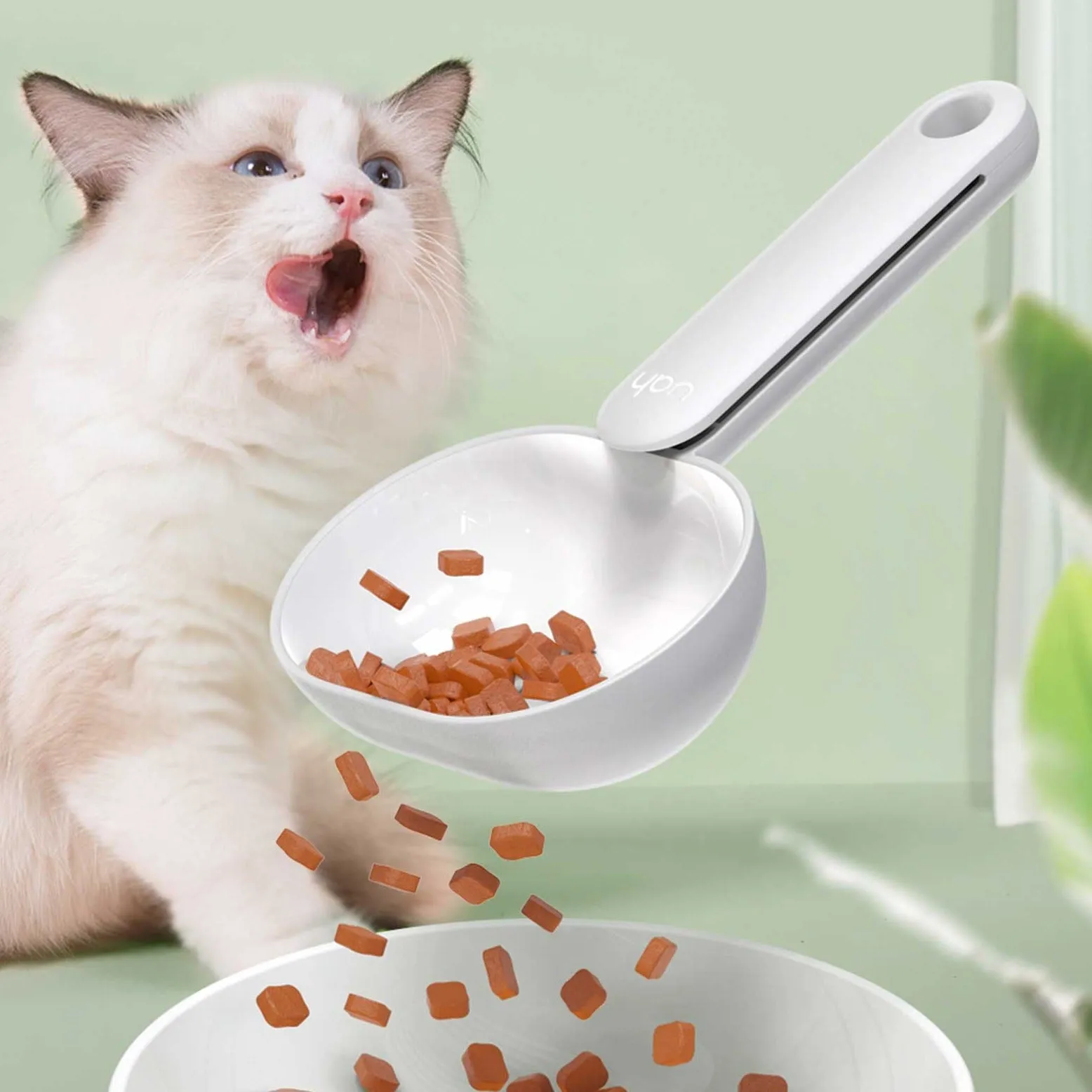 UAH PET One Food Feeding Scoop With Bag Sealing Clip