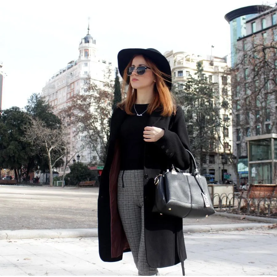 Women Black Tote Messenger Faux-Leather Handbag with Stylish Design Lookbook